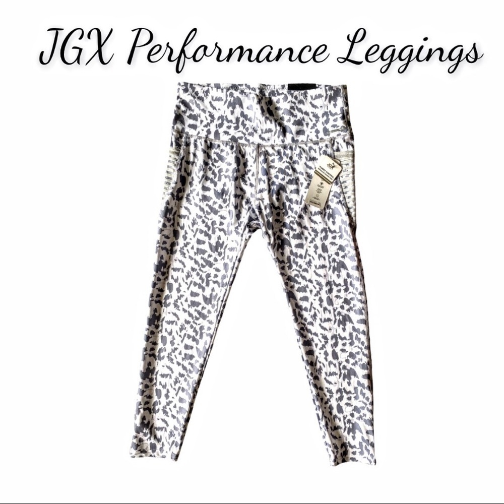 NWT JGX Women's Performance Leggings With Side
Pockets, Color: White & Grey